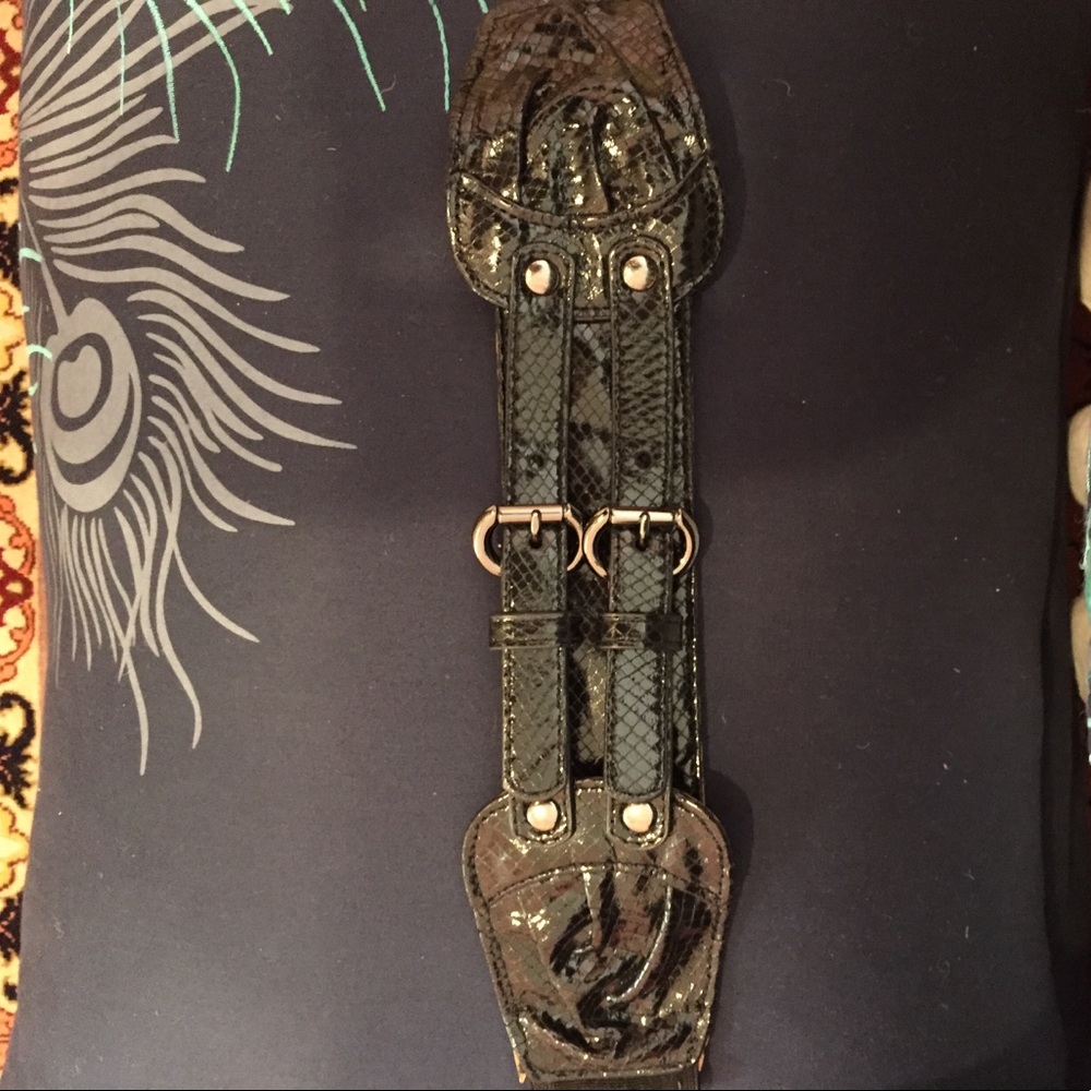 Betsey Johnson faux leather black belt
