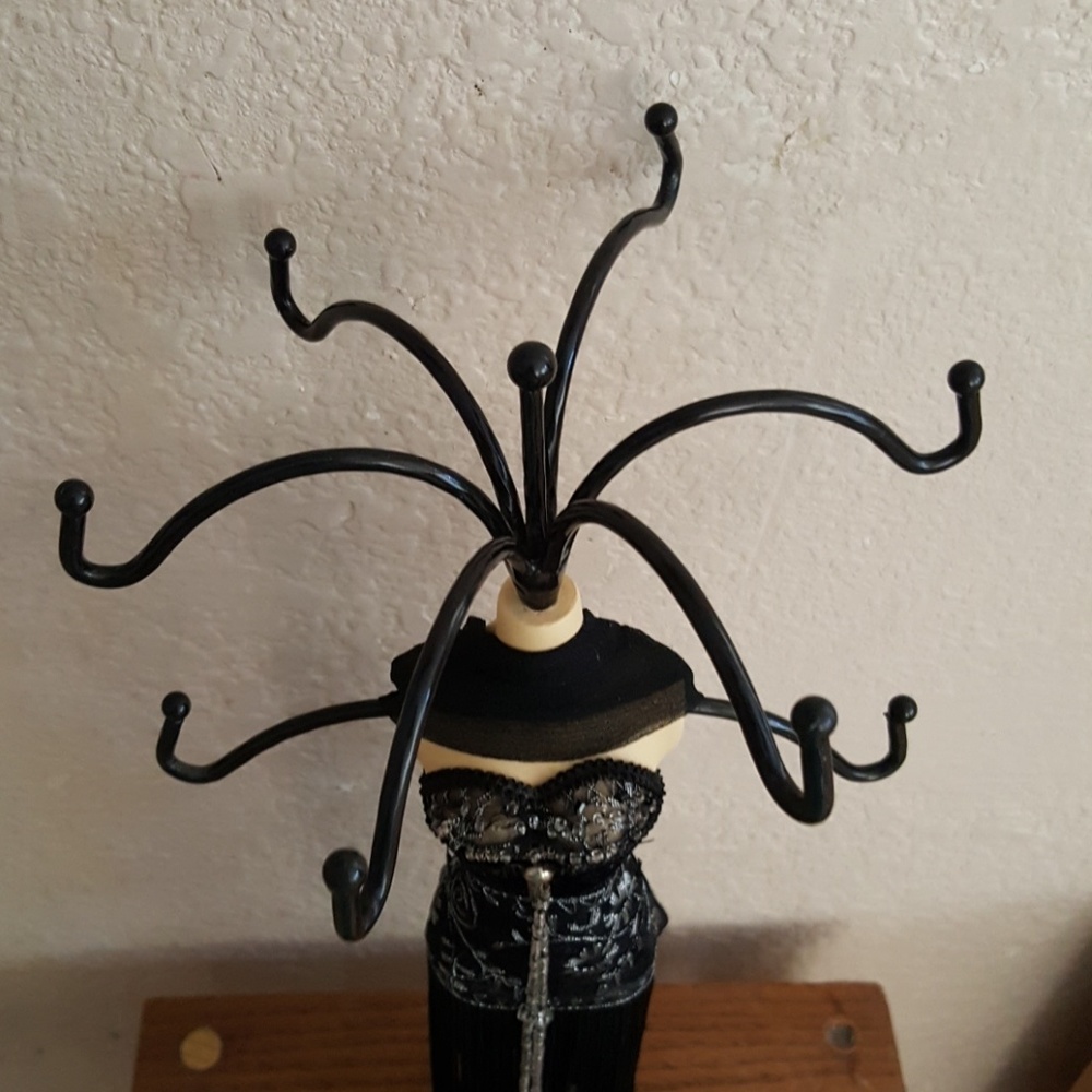 Jewelry hanger