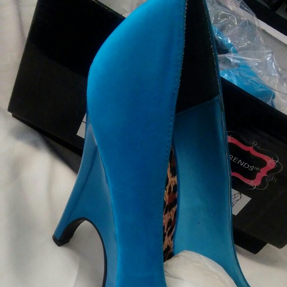 Shoes - Picture 4 of 4