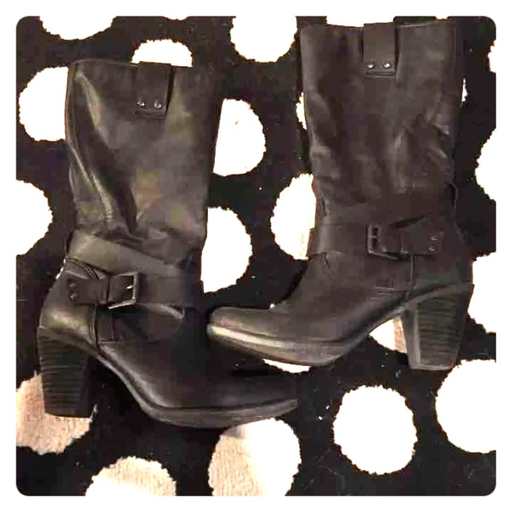 Black boots