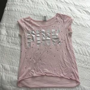 A pink vs shirt