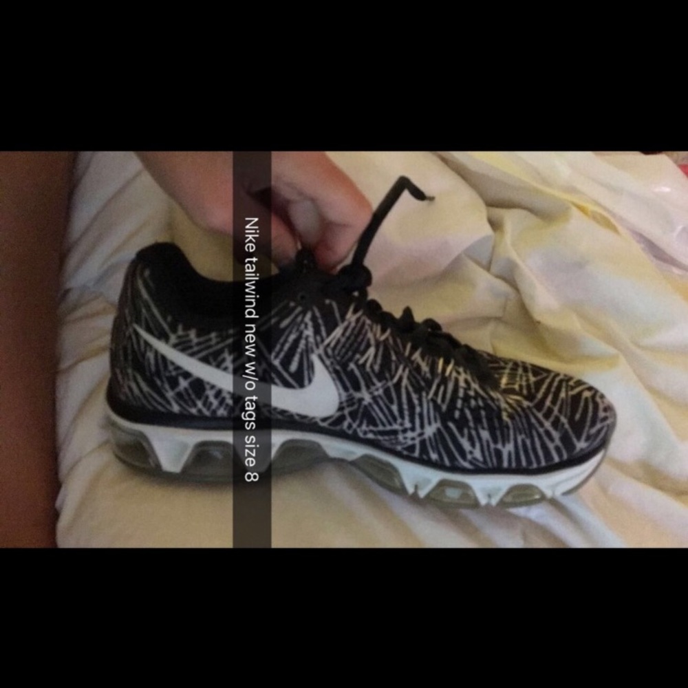 Nike tennis shoes