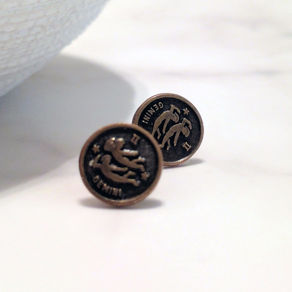 Gemini Studs
