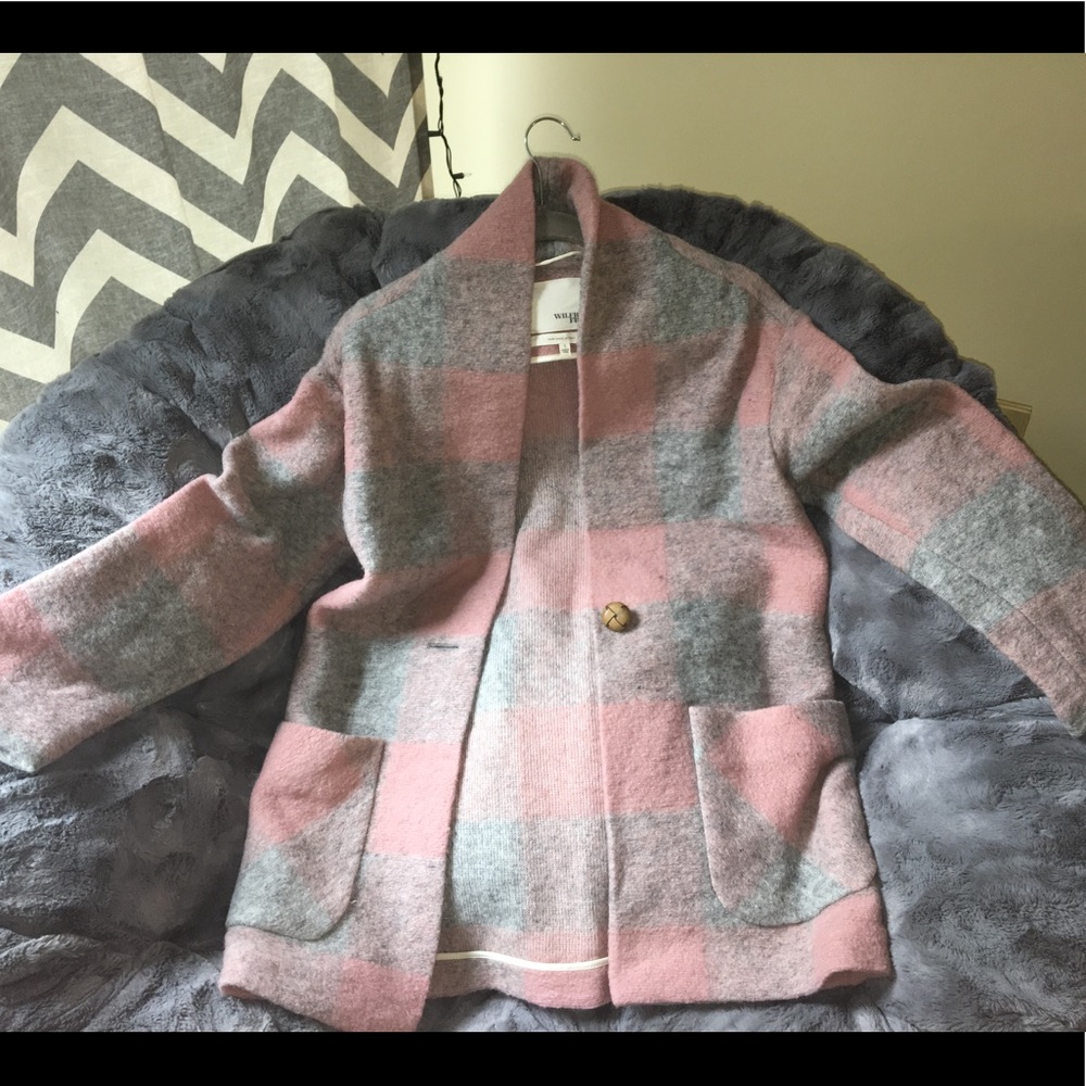 Light grey-pink one button wool coat.