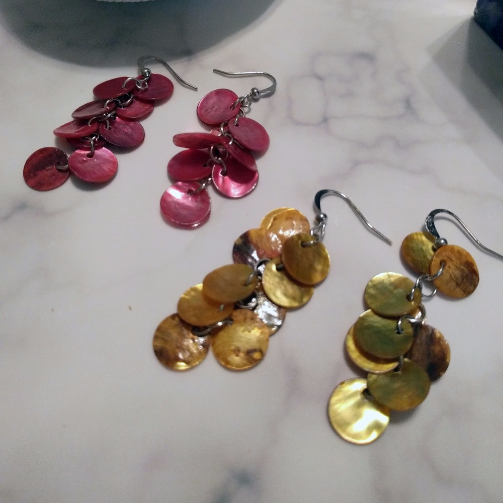 Set of 2 Dangle Earrings