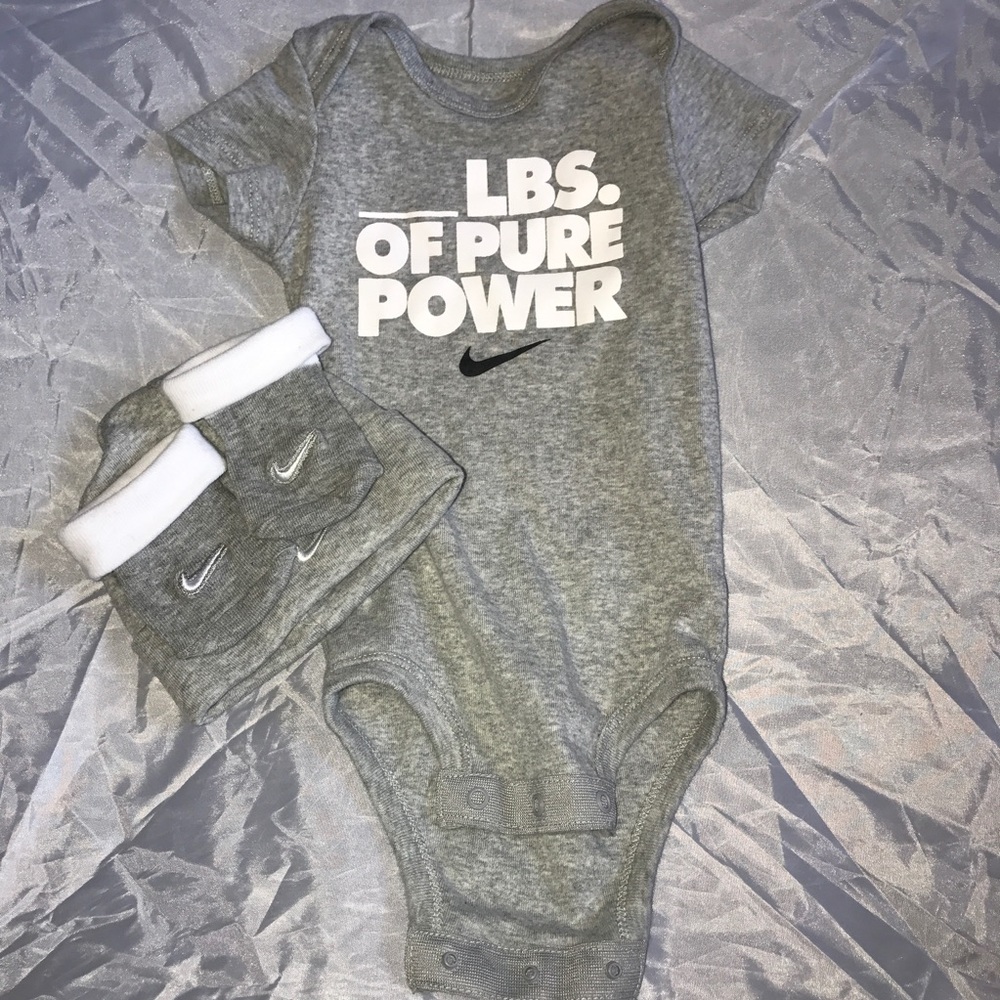 INFANT NIKE ONESIE