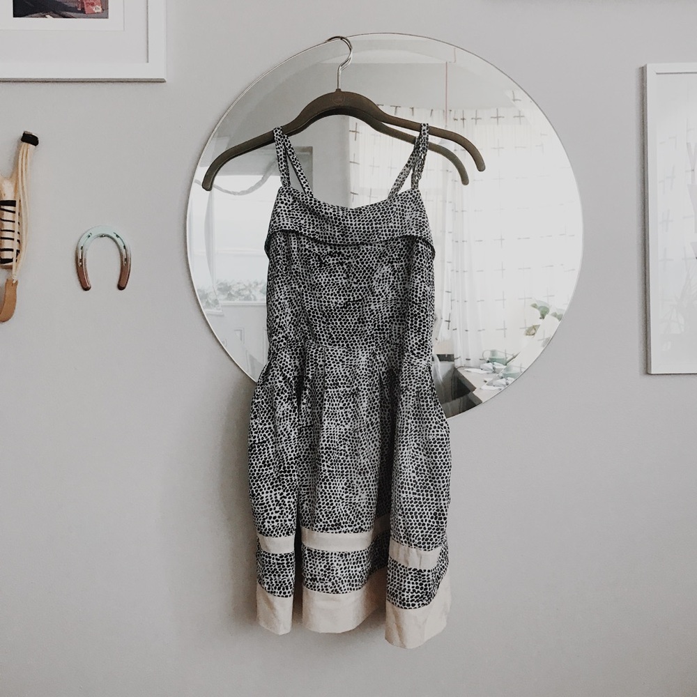 ⚪️⚫️ Minimalist Pebble Print Sun-Dress ⚫️⚪️