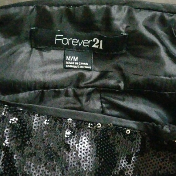 Black sequin skirt. - Picture 3 of 3