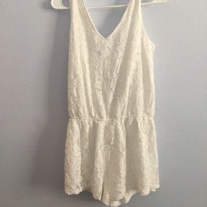 white lace romper size small