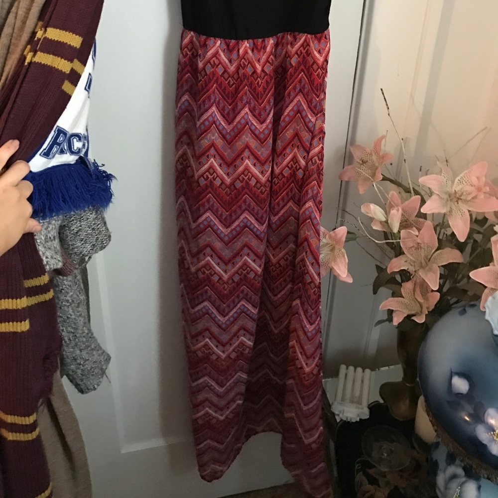 Maxi Patterned Dress. - Picture 3 of 8