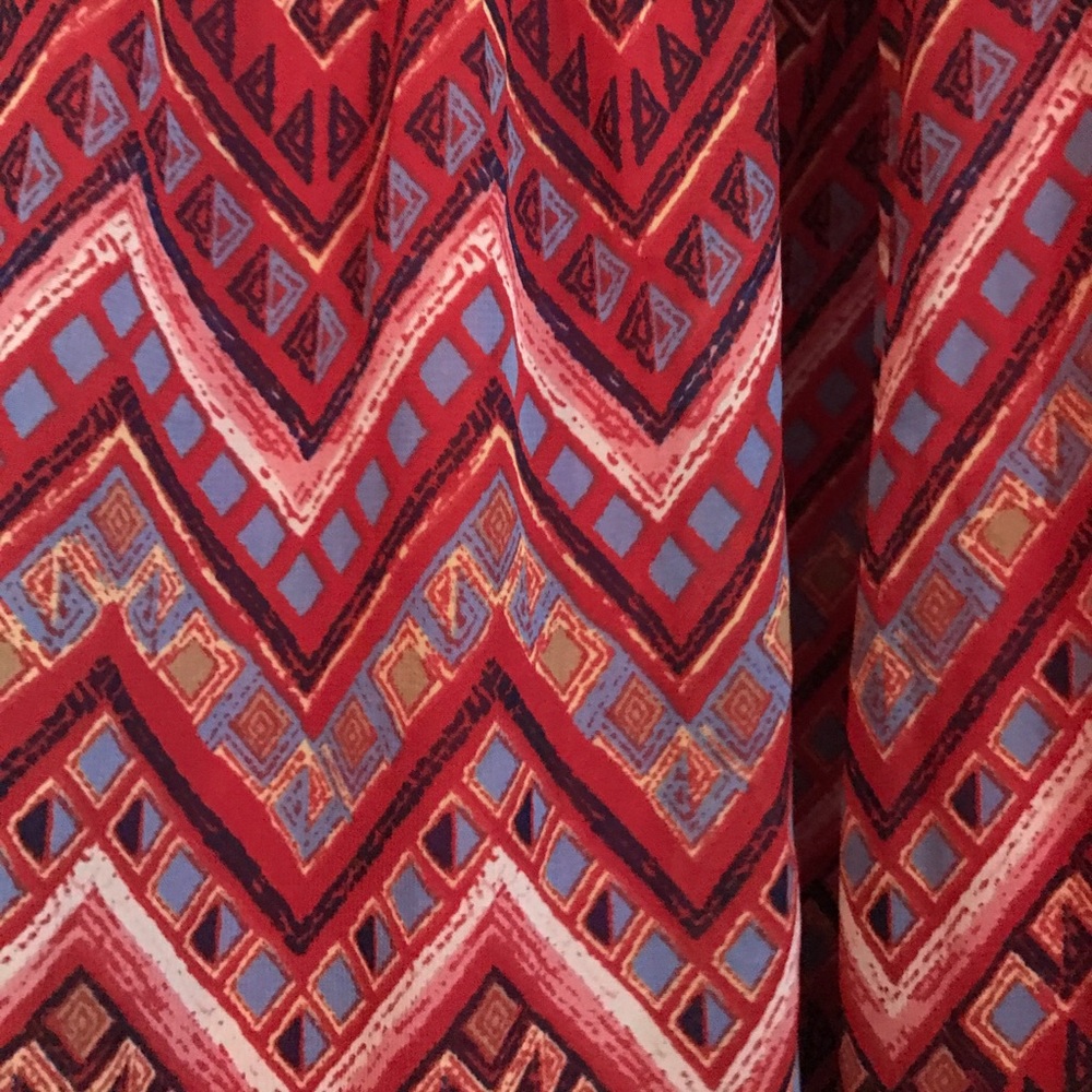 Maxi Patterned Dress. - Picture 4 of 8