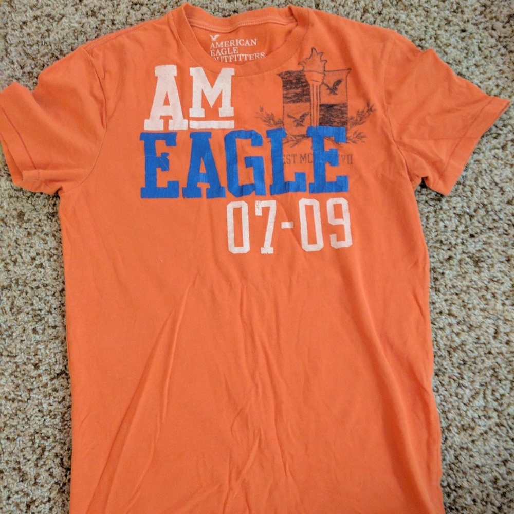 American Eagle tshirt