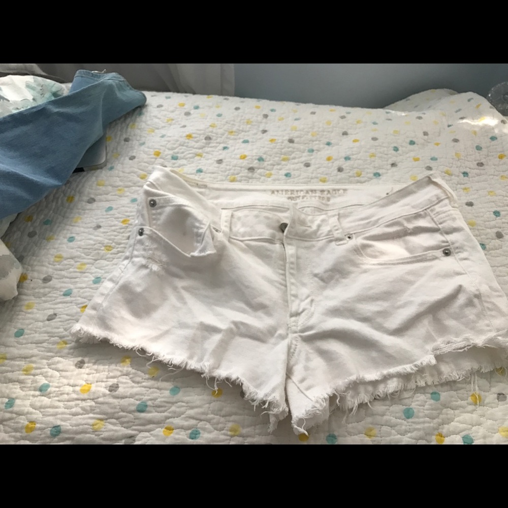 White American eagle shorts