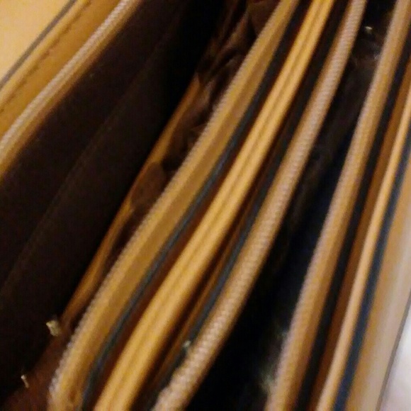 Handbag - Picture 6 of 7