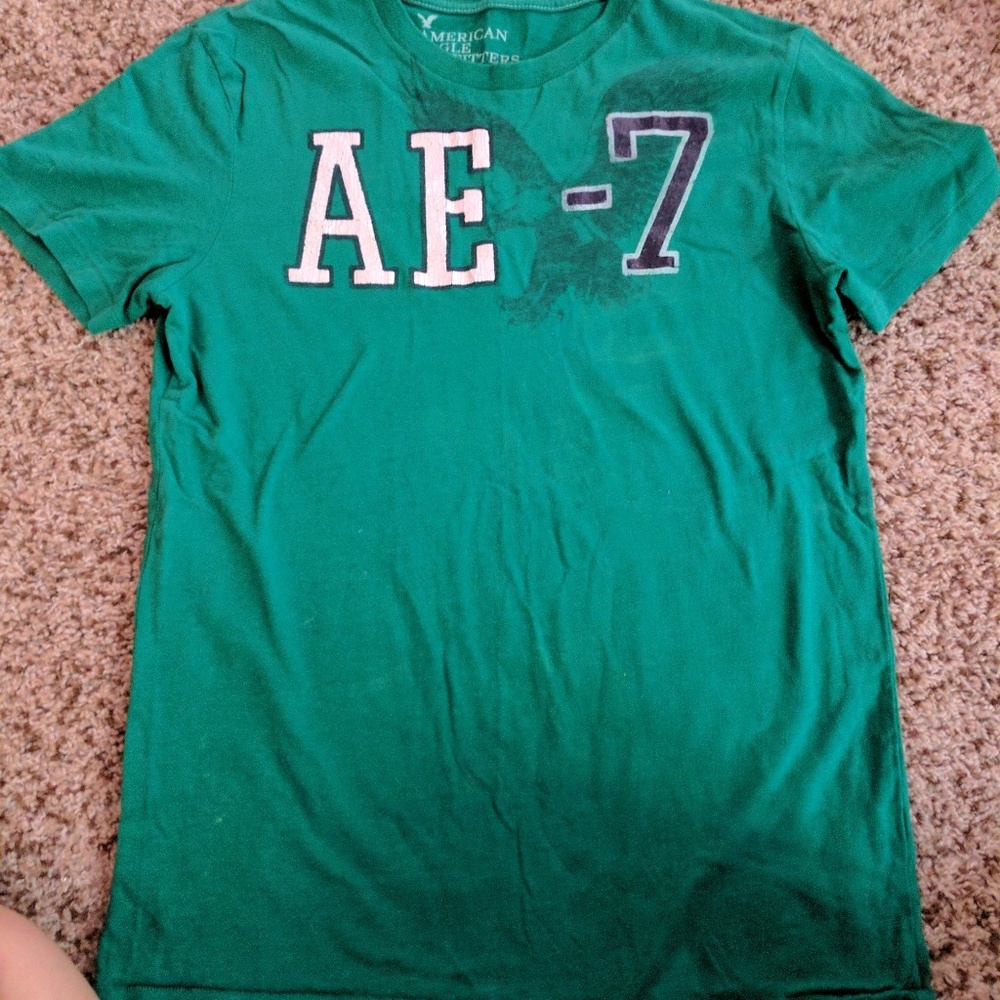 American Eagle tshirt
