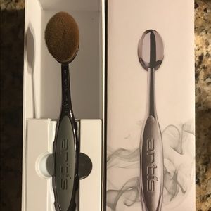 Artis Oval 6 Brush