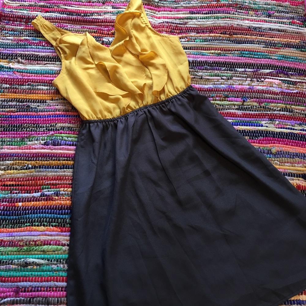 💛Beautiful Mossimo dress💛