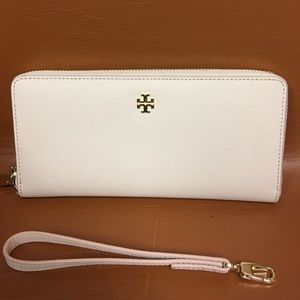 NWOT Light pink Tory Burch full size wallet