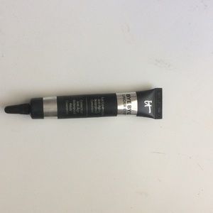It Cosmetics Bye Bye Undereye Concealer in Medium