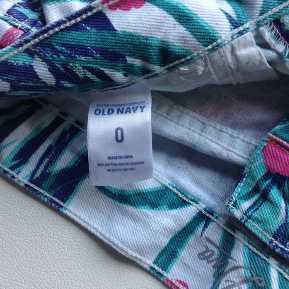 Old Navy tropical pattern Jean shorts - Picture 4 of 4