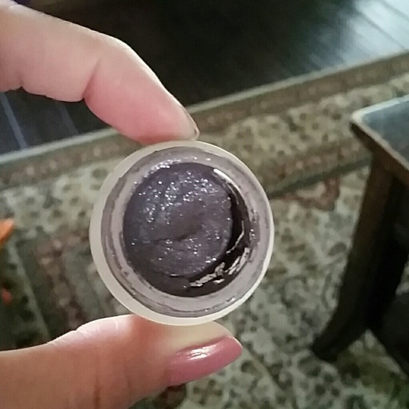 Younique Noble cream eye shadow - Picture 4 of 4