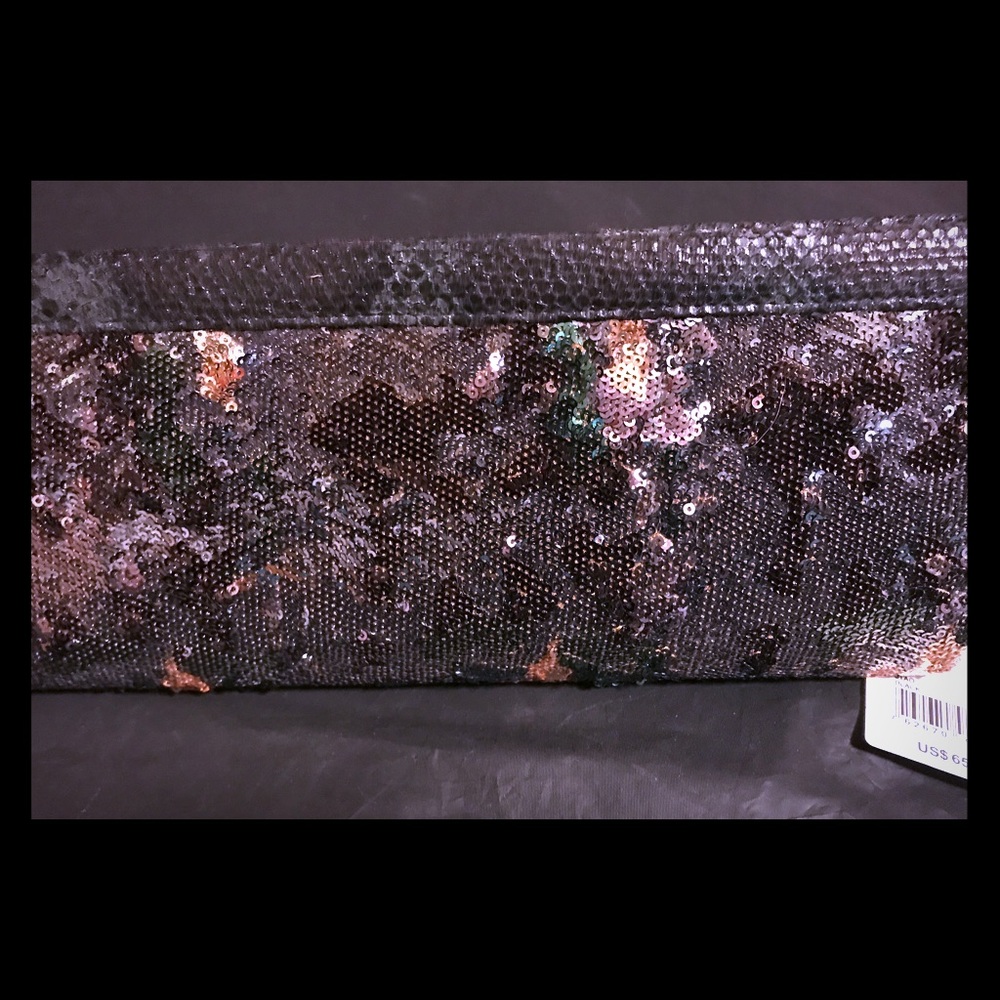 Sequined clutch