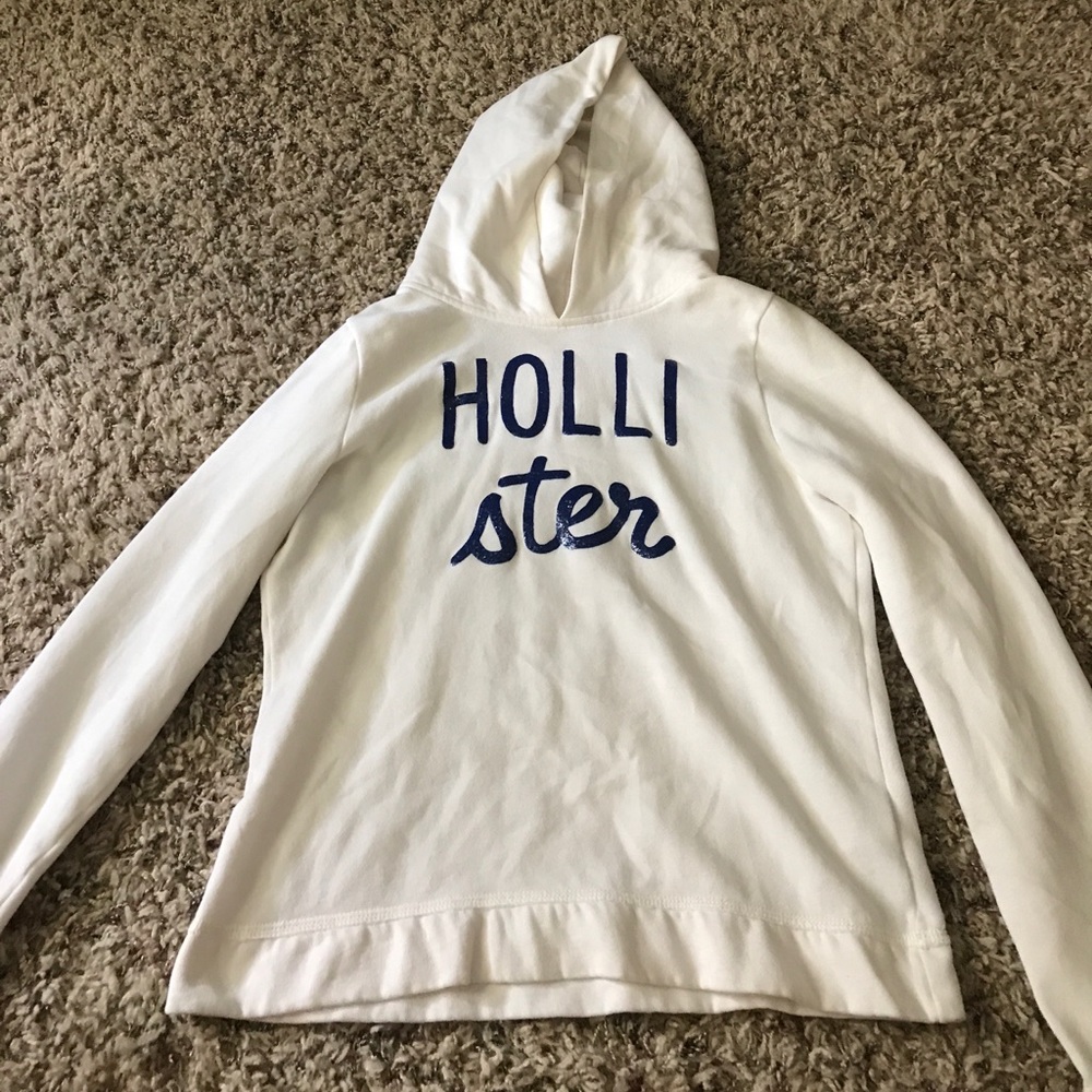 White hollister sweater