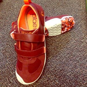 New PLAE Nat Cordovan size 4.5 big kid (22.5 cm)