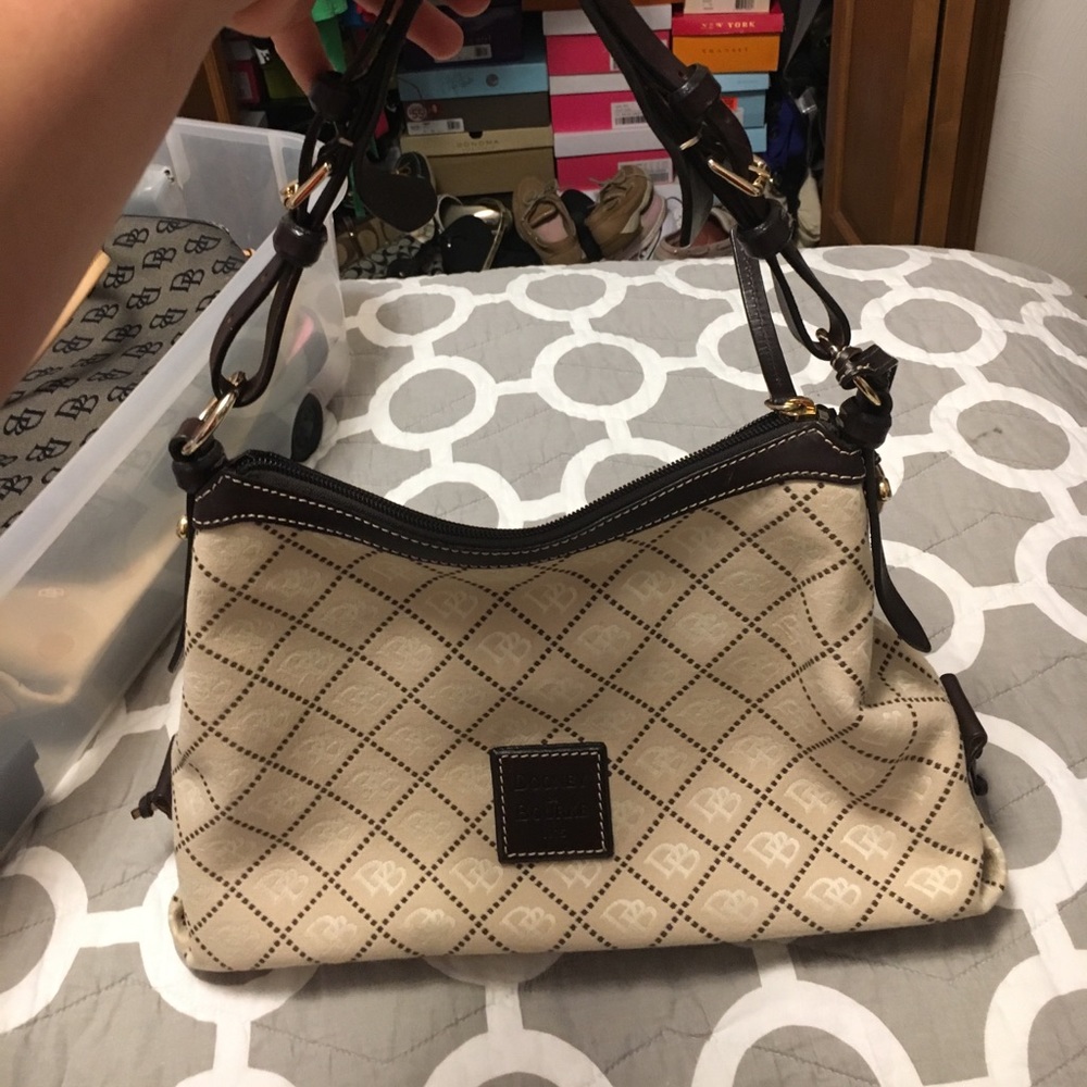 Dooney and Bourke shoulder handbag