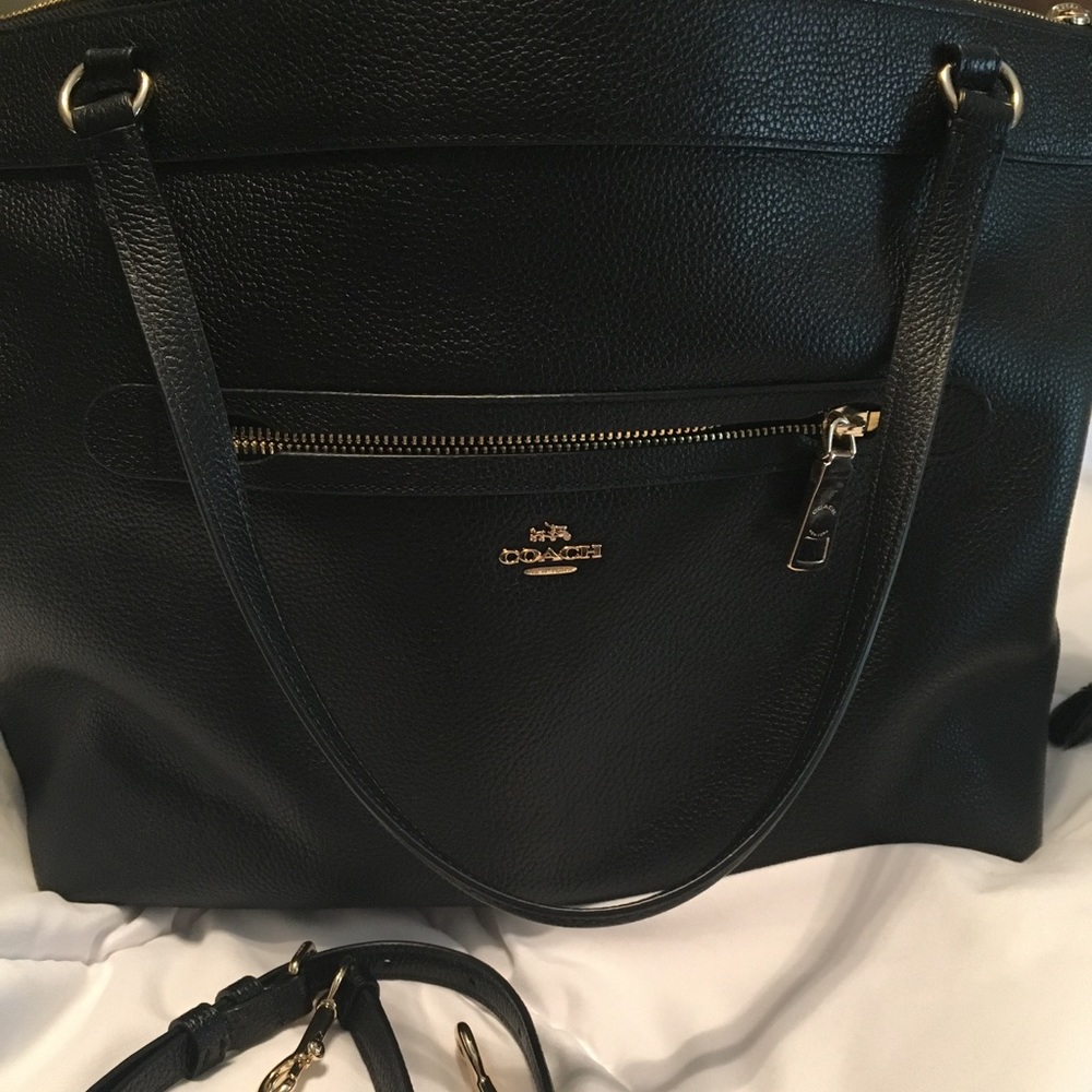 Flash sale!!!!! Coach Tyler tote