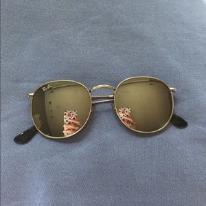 Ray-Ban Round Silver Mirrored Sunglasses