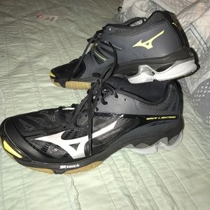 Mizuno Wave Lightning Volleyball Shoes