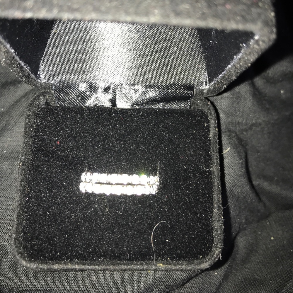 2 identical rings