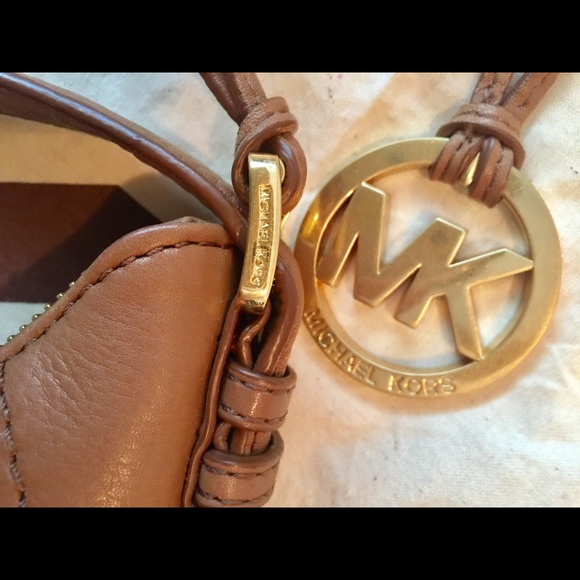 **AUTHENTIC** Michael Kors saddle bag purse - Picture 3 of 8