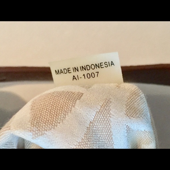 **AUTHENTIC** Michael Kors saddle bag purse - Picture 4 of 8