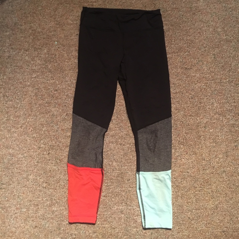 LULULEMON 7/8 LEGGING