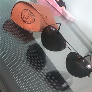 Black aviator ray bans