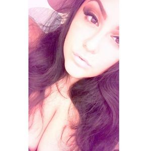 Meet your Posher, Selena