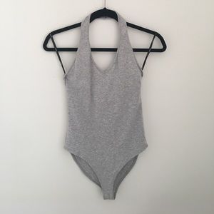 ONE PIECE HALTER