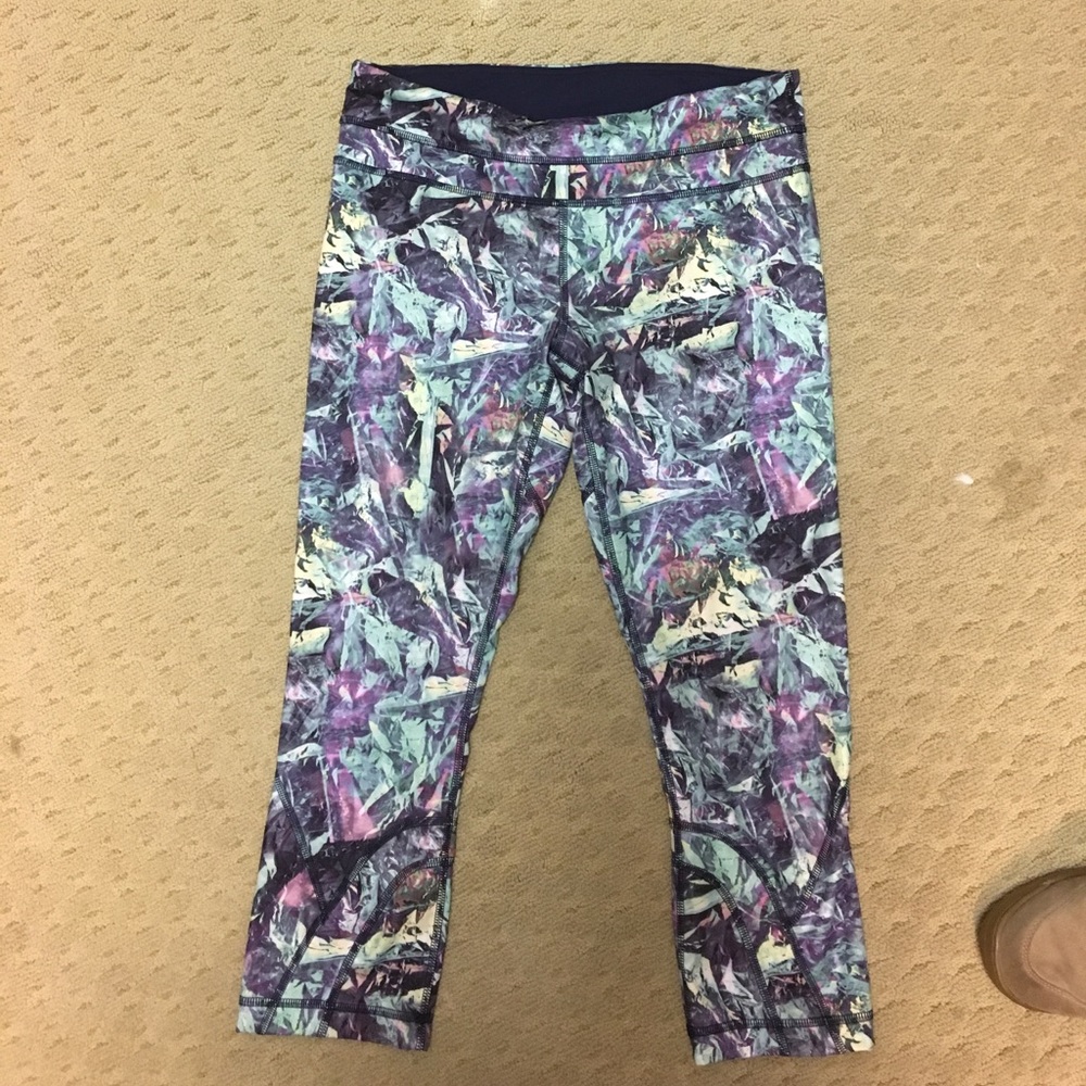 Lululemon crops