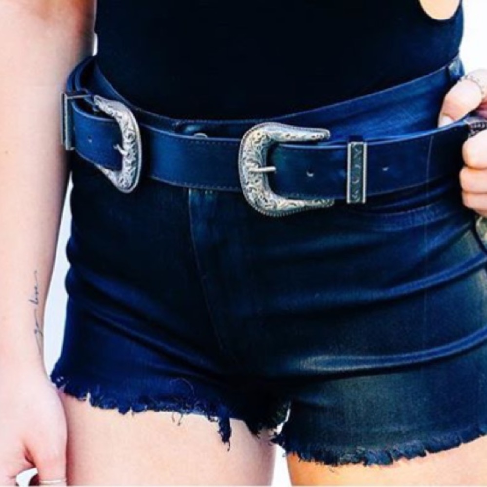 Double buckle black belt!