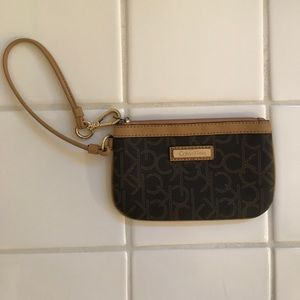 CALVIN KLEIN wristlet