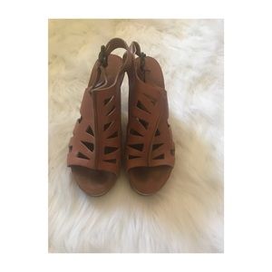 Nine West brown wedges