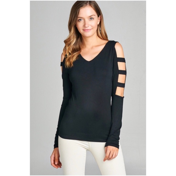 LAST ❣️Black Top with Cutout Sleeves - Picture 2 of 4