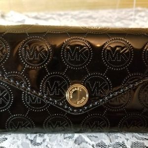 Michael Kors iPhone 4/4S Case Wallet Wristlet