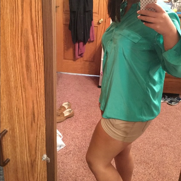 Silky green quarter button top - Picture 2 of 2