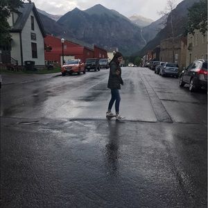 Meet your Posher, Camila