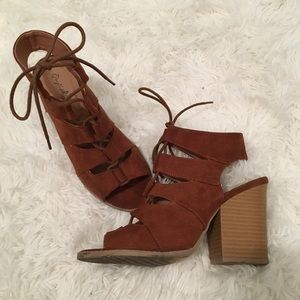 Quipid chunky lace-up heels