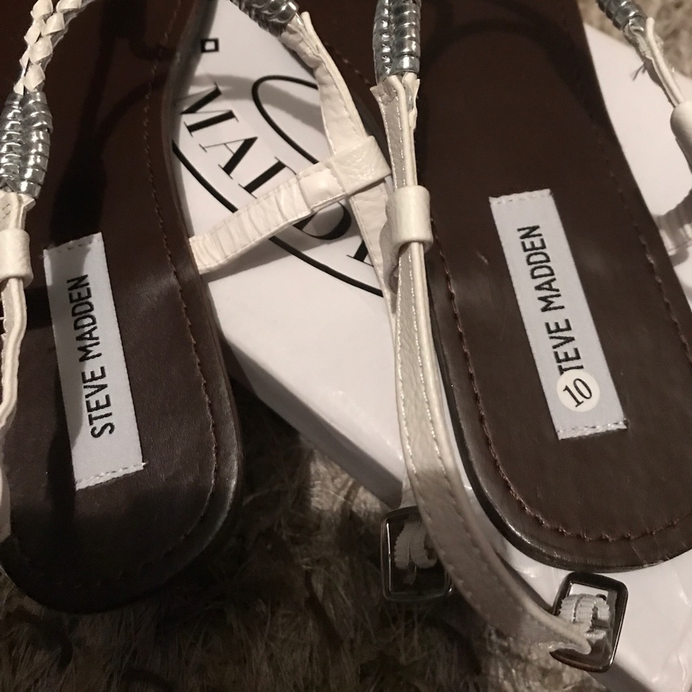 Sandals - Picture 3 of 4