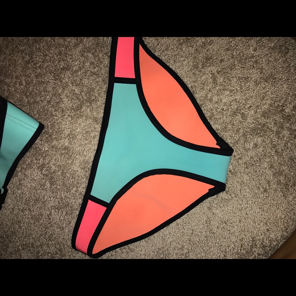 Triangl Size M bottoms